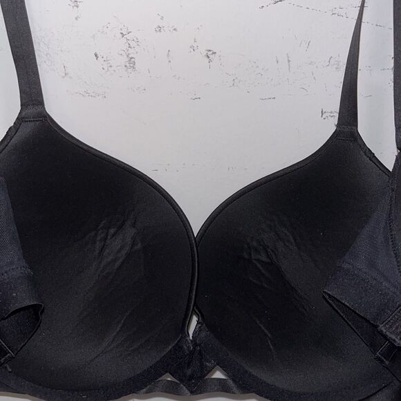 Gently Used Ladies Victoria Secret Push Up bra. - Picture 5 of 6